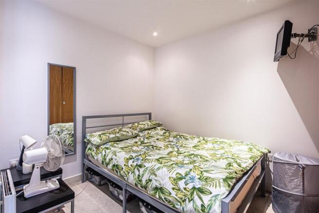 1 bed Flat to rent Image 4