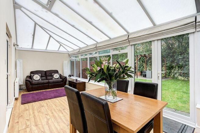SITTING ROOM/D...