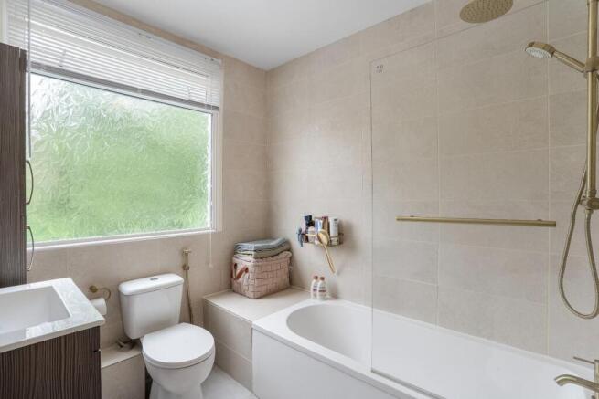3 bed Semi-Detached for sale Image 6