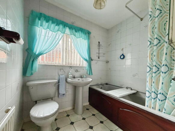 2 bed Detached Bungalow for sale Image 10