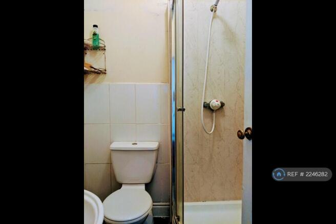 1 Of The 4 Shared Bathrooms