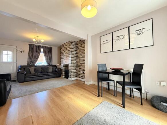 Lounge/Dining Room