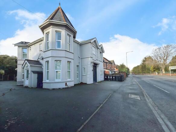 2-bed flat on Wimborne Road, Bournemouth, BH3, £170,000