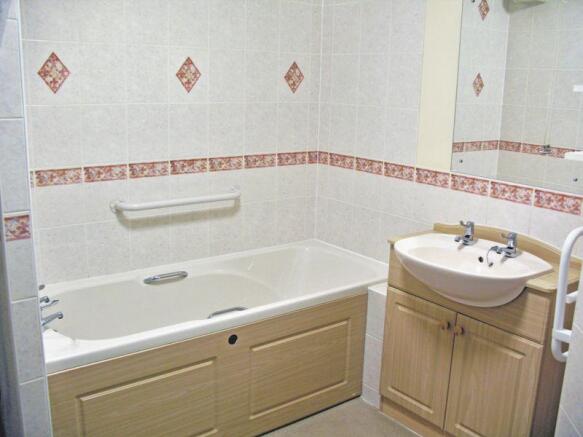 Bath/Shower Room