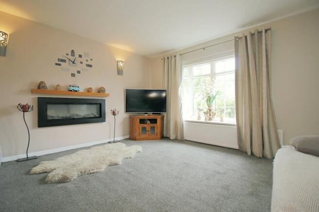 3 bed Semi-Detached for sale Image 4