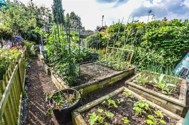 GARDENS SIX