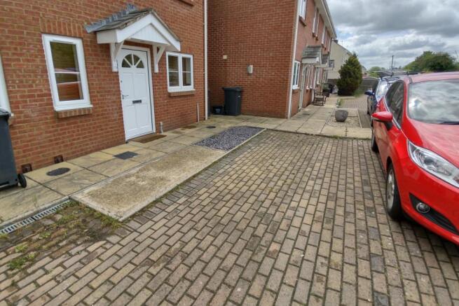 Alocated parking Spa