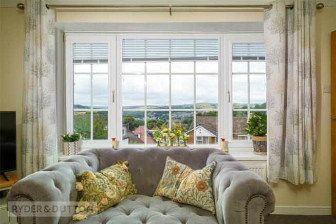 4 bed Semi-Detached for sale Image 4
