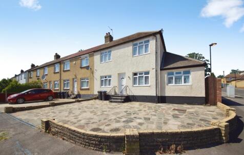 Cowper Gardens, London, N14