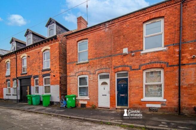 Three bedroom mid-terraced house for sale