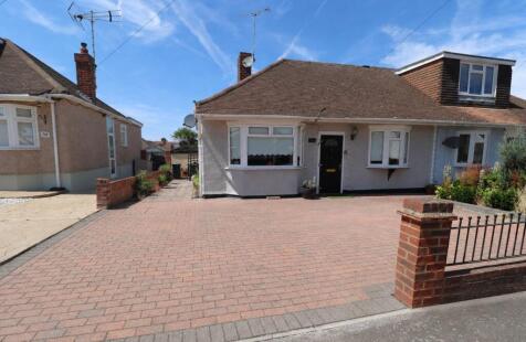Danbury Road, Rayleigh, SS6
