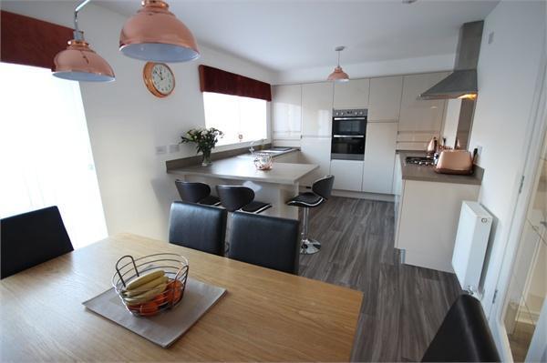 Kitchen/Dining