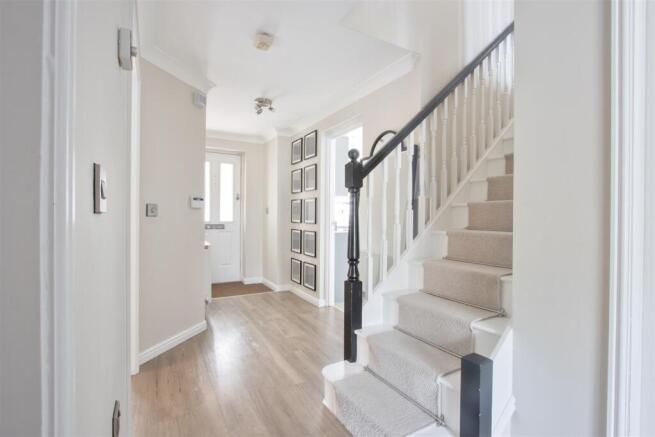 Upper Lum Close, Hady, Chesterfield photo 4