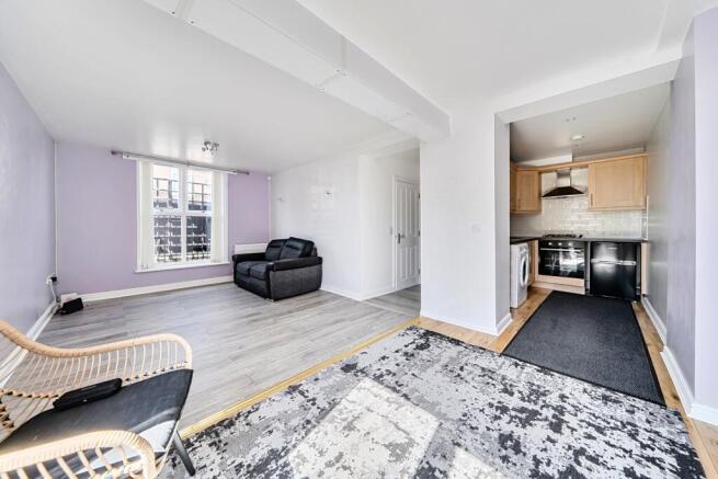 2 bed Apartment for sale Image 11