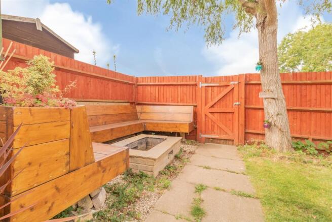 16 The Oval-The-Oval-Guildford-semi-detached-house
