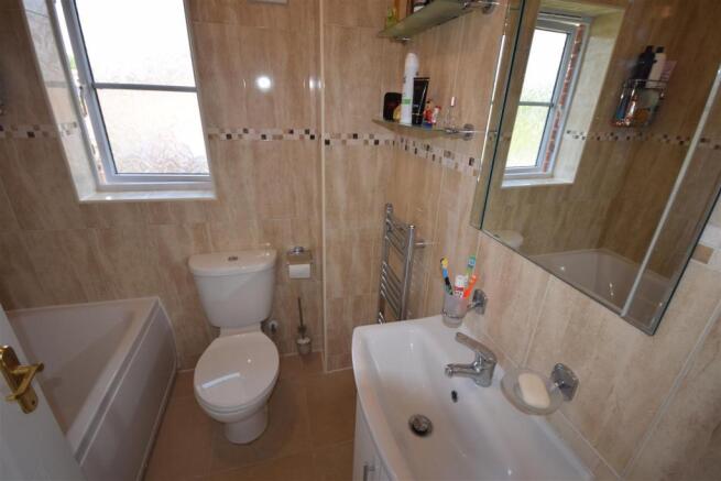 12 Goodwick Bath.JPG
