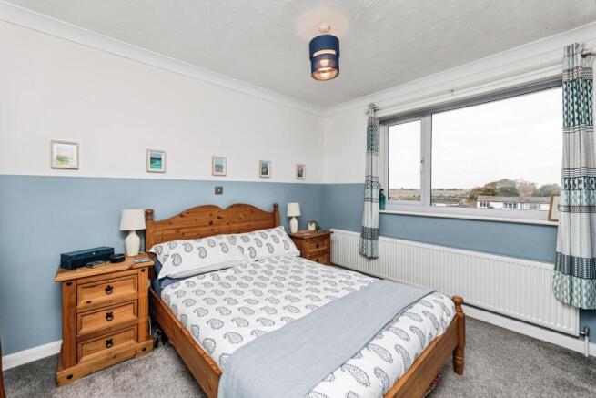 3 bed Semi-Detached for sale Image 10
