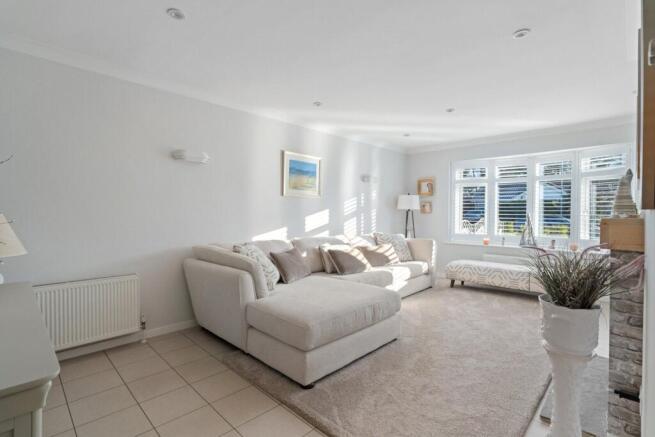 Maloren Way, West Moors, Ferndown, Dorset, BH22 photo 4
