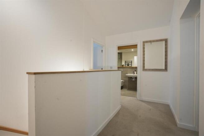 2 bed Apartment for sale Image 8