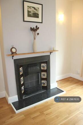 2 bed Terraced to rent Image 5