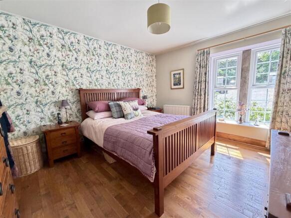 3 bed Terraced for sale Image 8