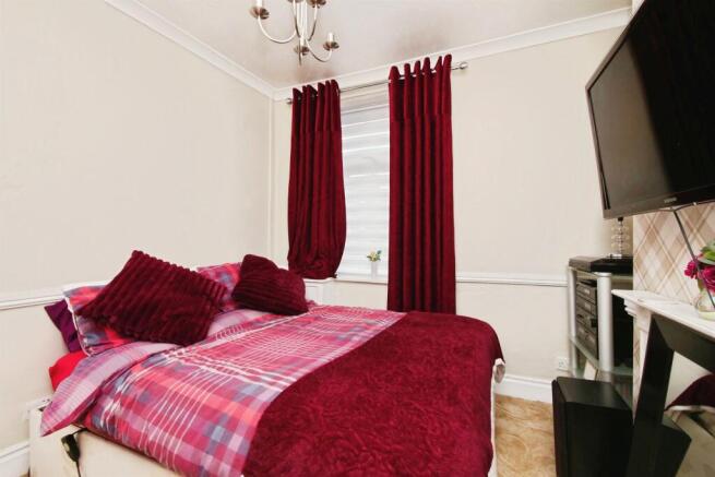 3 bed Terraced for sale Image 12