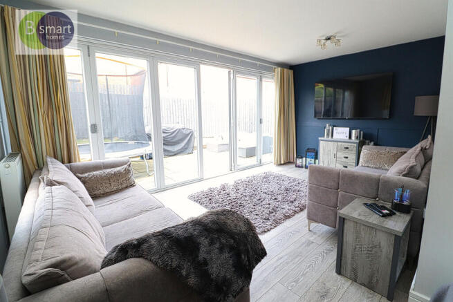 4 bed Detached for sale Image 5