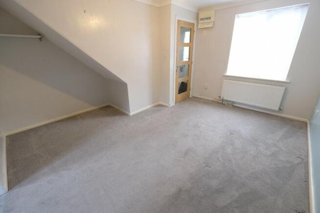 SITTING/DINING ROOM