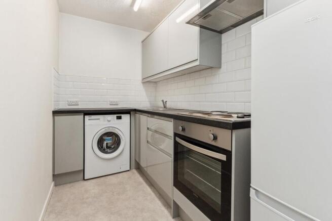 23 Myrna Close SW19 kitchen.jpg
