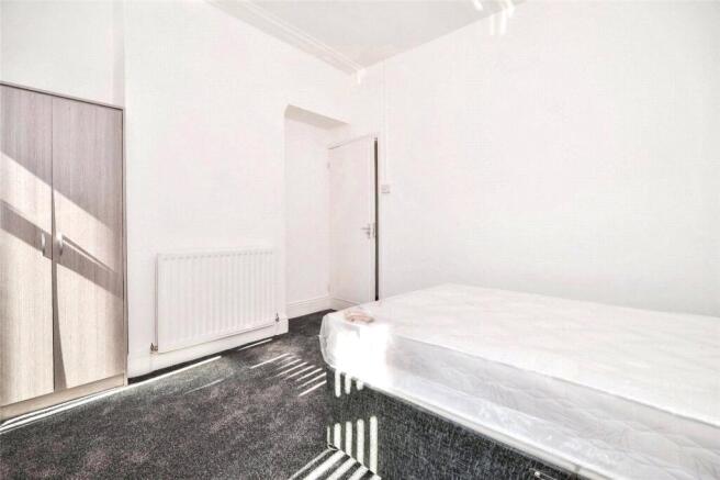 3 bed House to rent Image 8