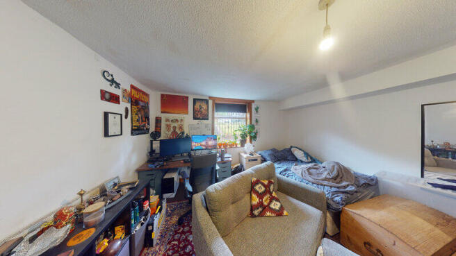 10 bed Terraced to rent Image 9