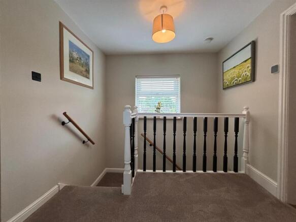 3 bed Semi-Detached for sale Image 12