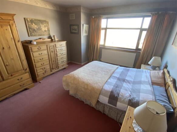 Bedroom 1 (Front)