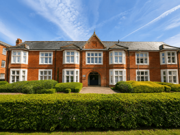 11, Grace Bartlett Gardens, Chelmsford CM2 9FW