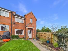 9, Clover End, Buckingham MK18 1FT