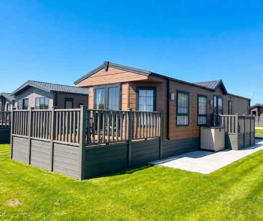 Riverview Lodge Exterior With Private Wraparound D