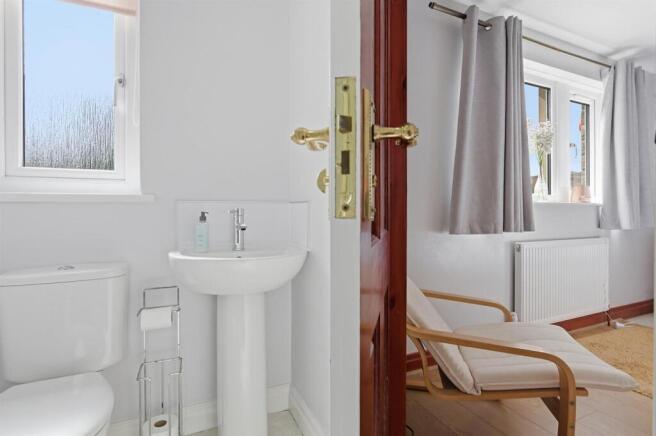 3 bed Semi-Detached for sale Image 12