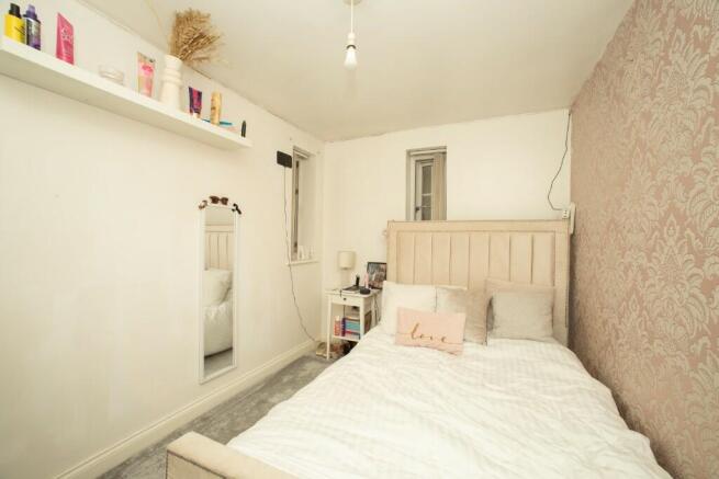 4 bed Block of Apartments for sale Image 7