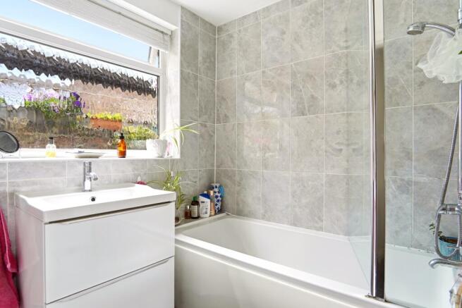 2 bed Terraced for sale Image 8