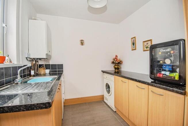 4 bed Detached for sale Image 9