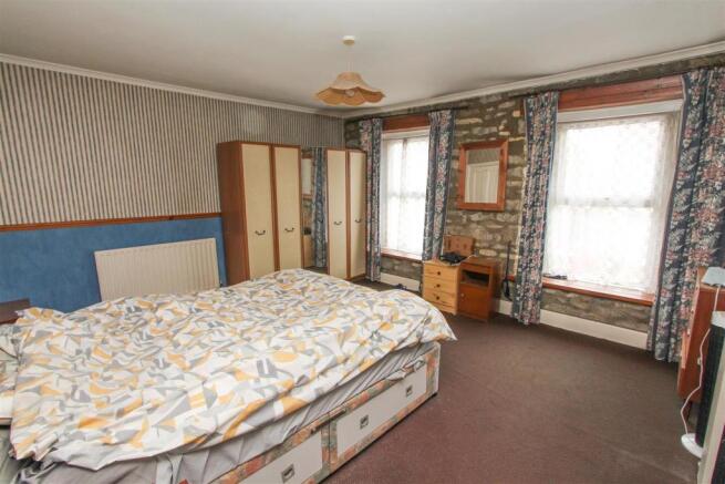 Bedroom 1.jpg
