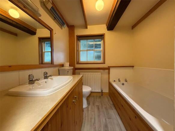 3 bed Semi-Detached to rent Image 12