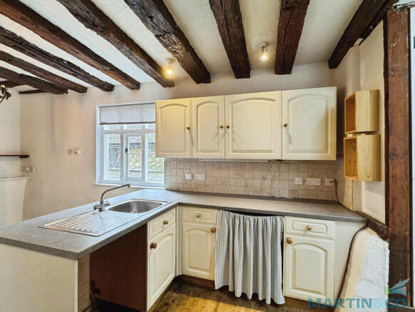 8c628ae9-1-463B-A...