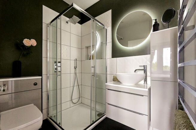 2 bed Apartment for sale Image 10