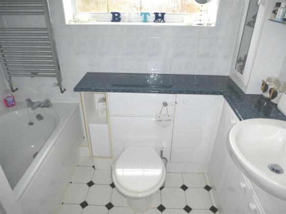 Bathroom.JPG