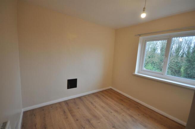 2 bed Apartment to rent Image 5