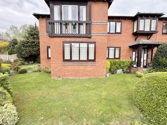 1 bed Retirement Property for sale Image 11
