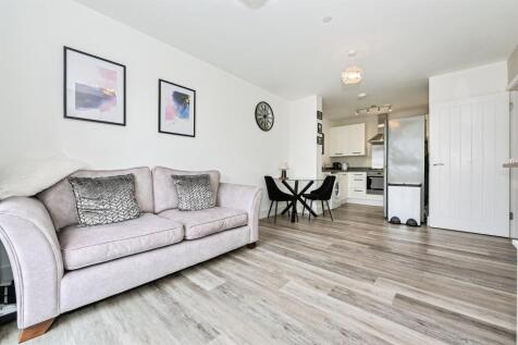 Windstar Drive, South Ockendon