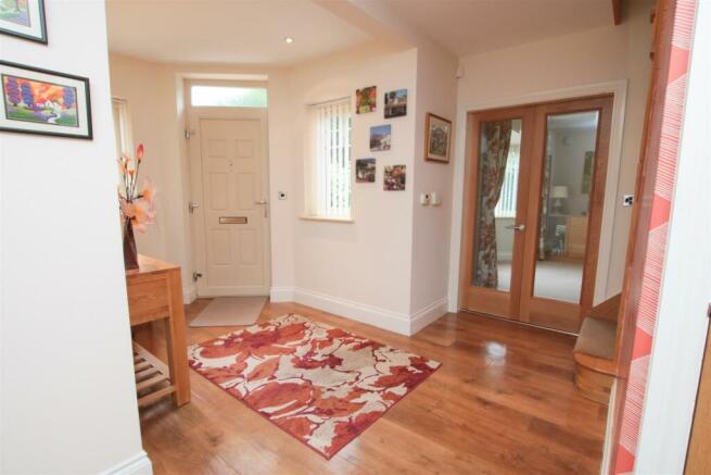 BEAUTIFUL OPEN HALL