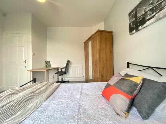 3 bed Semi-Detached to rent Image 9